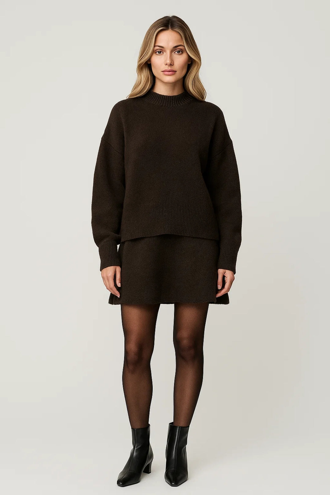 Conjunto de 2 piezas para Mujeres | Suéter y Falda | Cálido y Minimalista