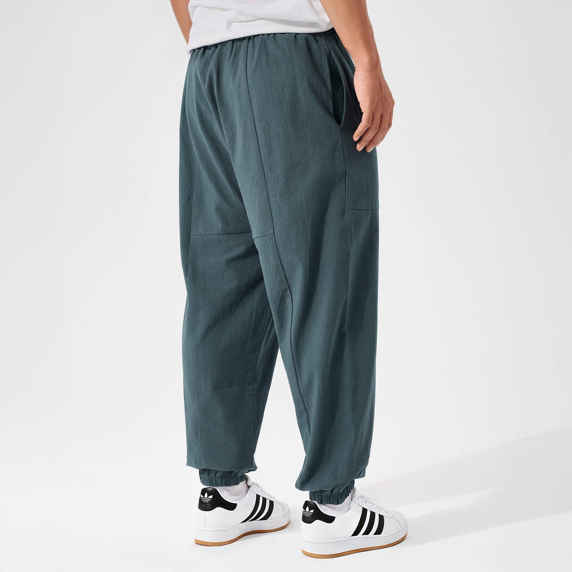 Andrés – Pantalón Deportivo Suelto Casual